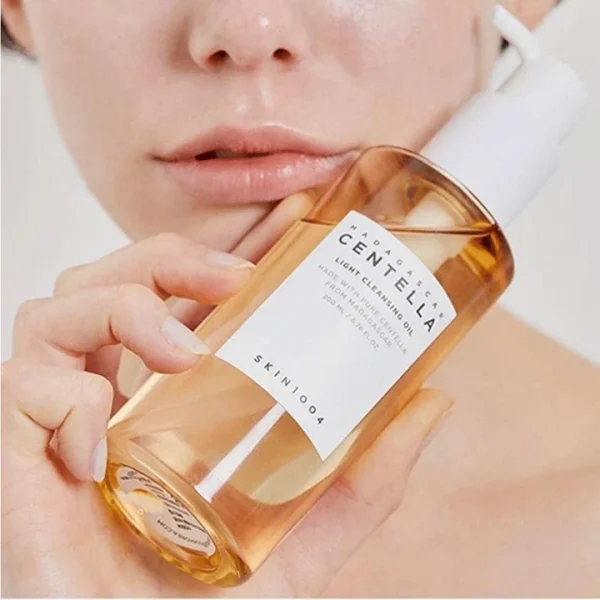 Madagascar Centella Light Cleansing Oil 200ml - Image 4