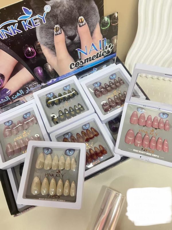 PIN KEY Almond Shaped Chrome 12 Pcs Press On Artificial Nails: - Image 7