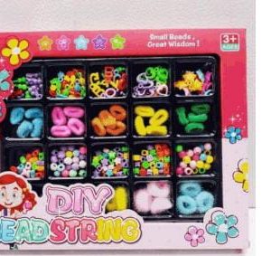 Colorful plastic beads stringing set with strings in a box 308-C