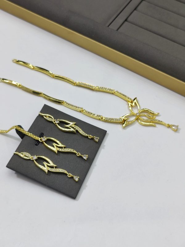 One Carat American Diamond Stones Set With Tikka Exclusive By Unique Fancy Jewellery. - Image 11
