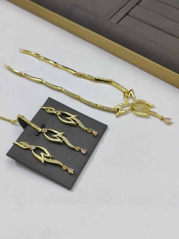 One Carat American Diamond Stones Set With Tikka Exclusive By Unique Fancy Jewellery. - Image 9