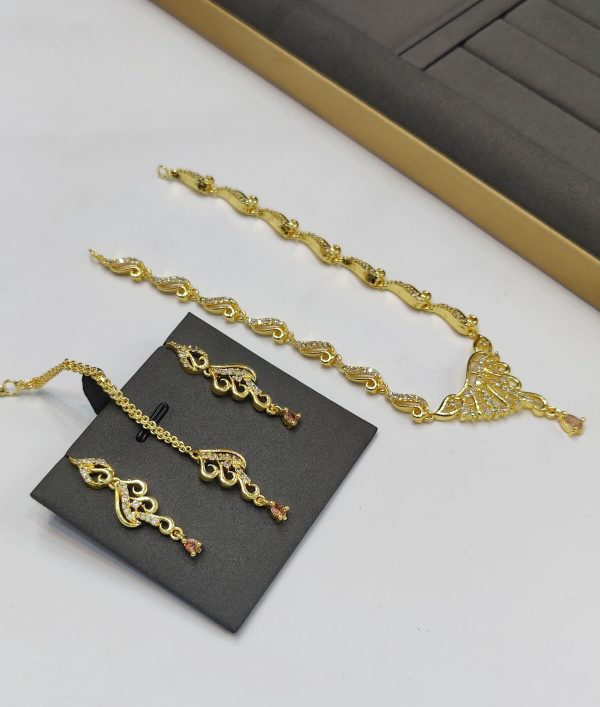 One Carat American Diamond Stones Set With Tikka Exclusive By Unique Fancy Jewellery. - Image 6