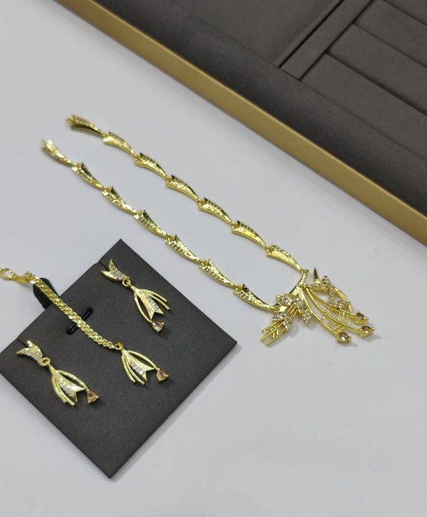 One Carat American Diamond Stones Set With Tikka Exclusive By Unique Fancy Jewellery. - Image 3