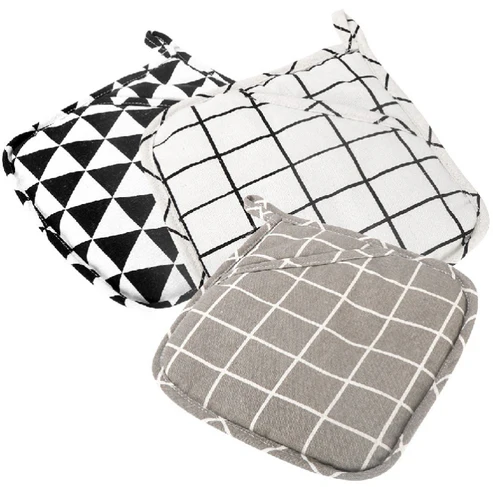 "Heat-Resistant Quilted Pot Holders – Durable Kitchen Grip Pads (1 Pair)" - Image 2