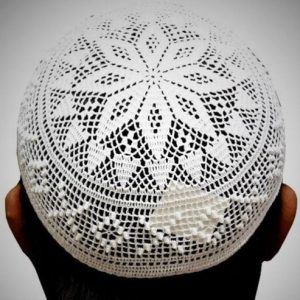 “Elegant Handcrafted Crochet Muslim Prayer Cap – White Islamic Topi”