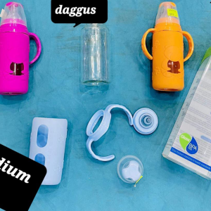 BABY GLASS FEEDING BOTTLE (Medium)