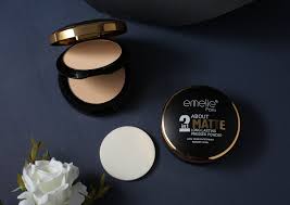Emelie About 2 in 1 MATTE Long Lasting Pressed Powder